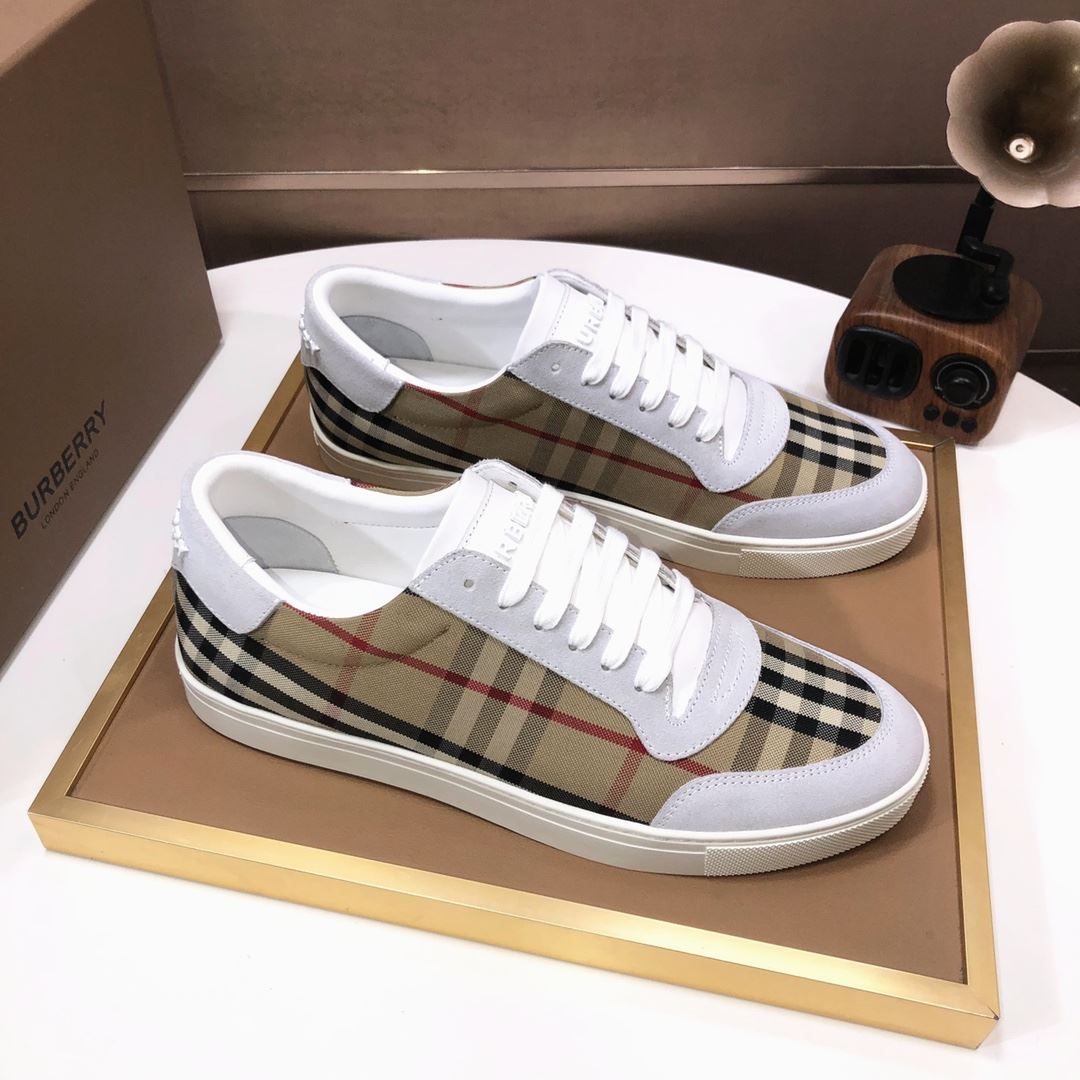 Burberry Low Shoes